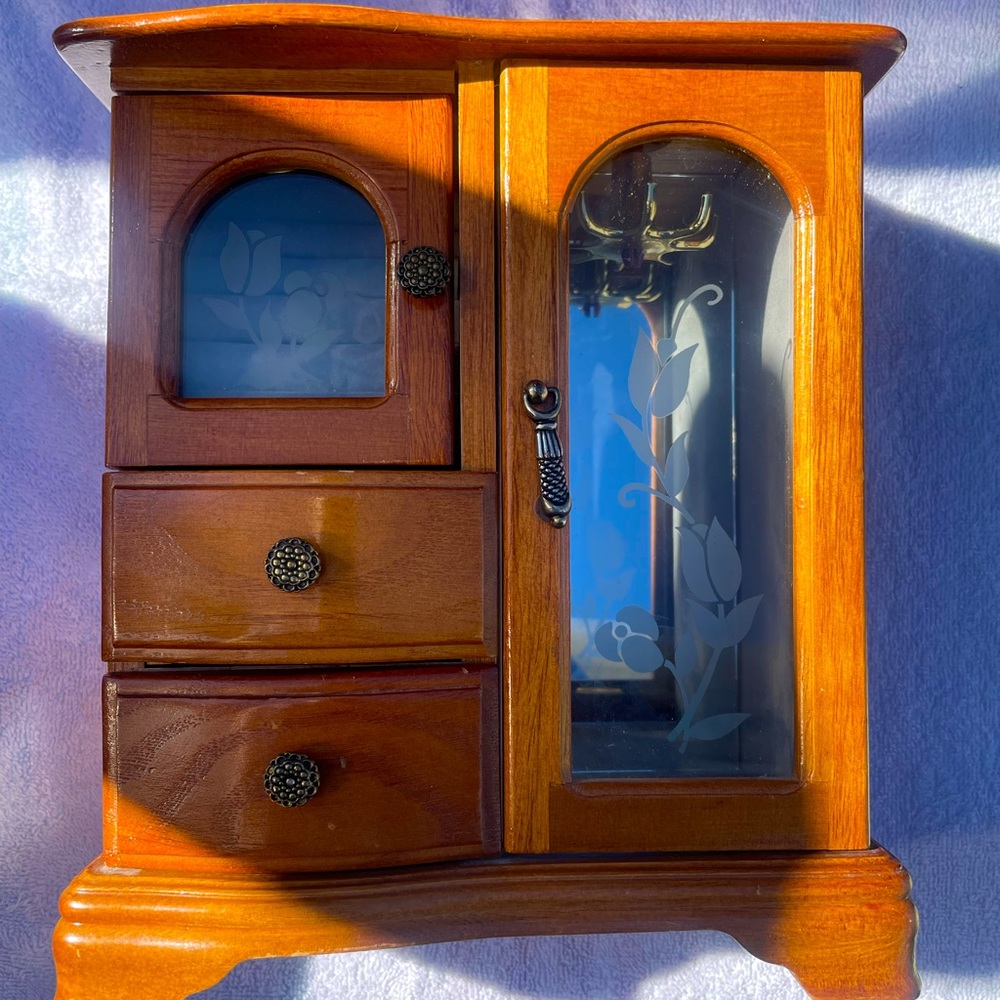Vintage wooden jewelery mini armoire
